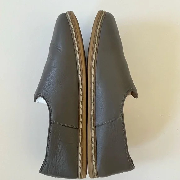 Charix Classic Slip-On, Gray, Size 38 - Picture 2 of 11